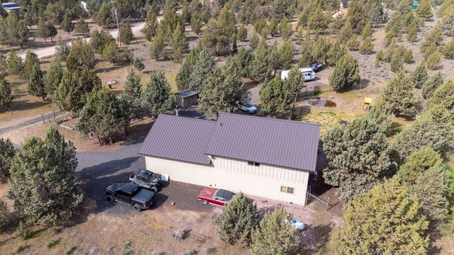 10001 SW Geneva View Road, Terrebonne, OR 97760