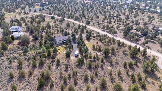 10001 SW Geneva View Road, Terrebonne, OR 97760