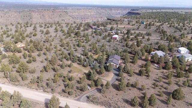 10001 SW Geneva View Road, Terrebonne, OR 97760