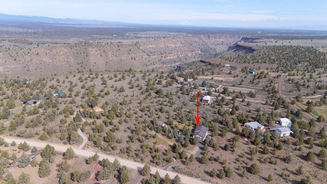 10001 SW Geneva View Road, Terrebonne, OR 97760