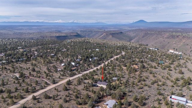 10001 SW Geneva View Road, Terrebonne, OR 97760