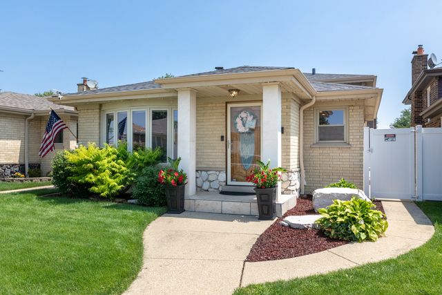 4615 N Maria Court, Chicago, IL 60656