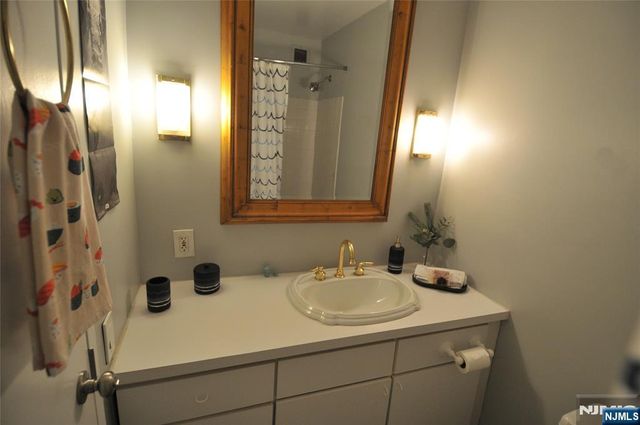 250 Gorge Road 28-I, Cliffside Park, NJ 07010