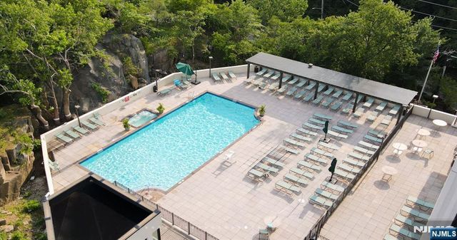 250 Gorge Road 28-I, Cliffside Park, NJ 07010