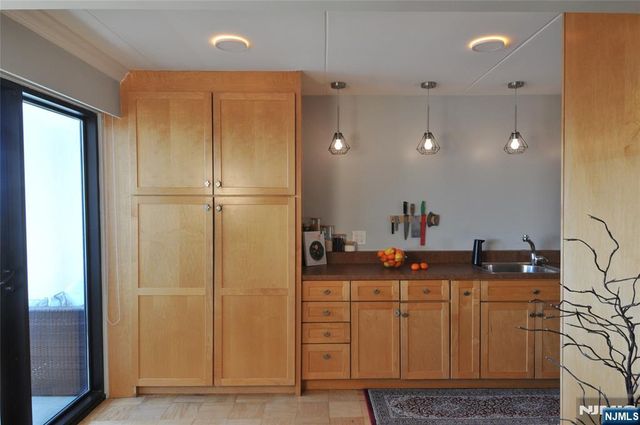 250 Gorge Road 28-I, Cliffside Park, NJ 07010