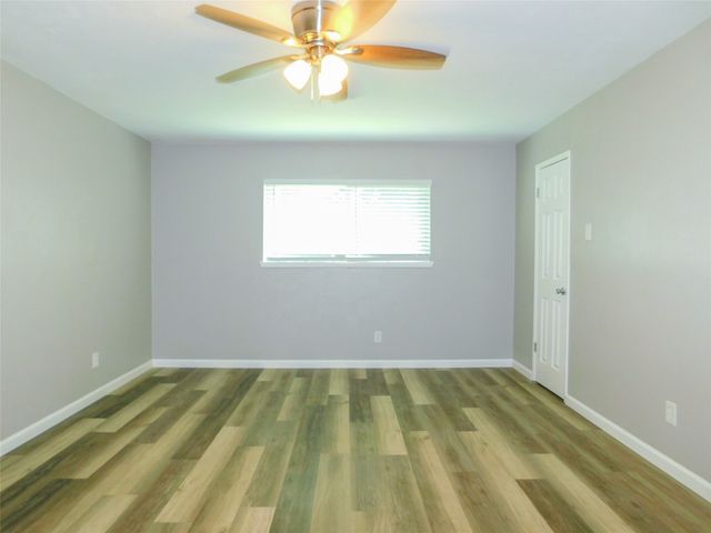 1108 Winterwood Drive, Lewisville, TX 75067