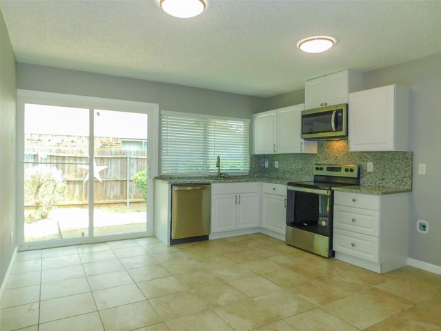 1108 Winterwood Drive, Lewisville, TX 75067