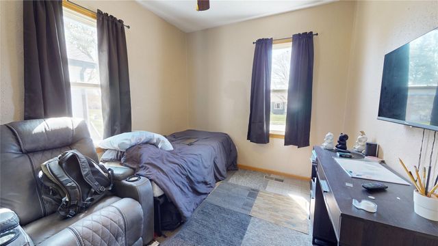 504 E 21st Street S, Newton, IA 50208