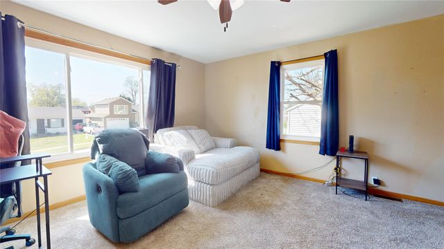 504 E 21st Street S, Newton, IA 50208