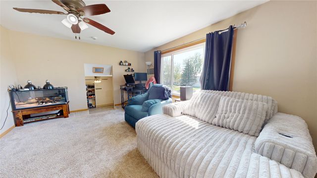 504 E 21st Street S, Newton, IA 50208