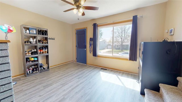 504 E 21st Street S, Newton, IA 50208