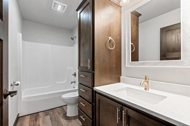 2510 Stoney Brook COURT, Manitowoc, WI 54220