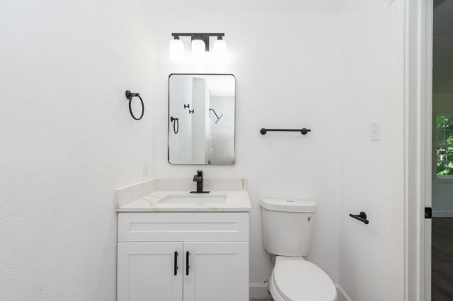1323 S Beauregard Street, Alvin, TX 77511