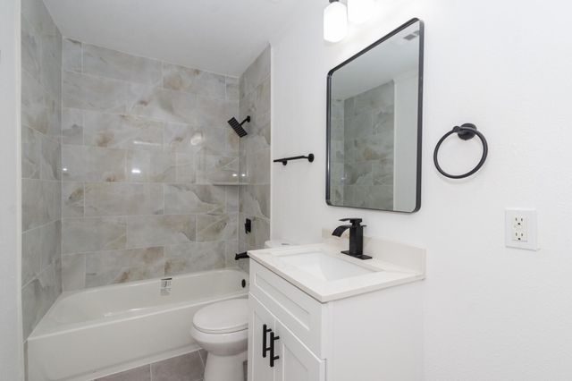 1323 S Beauregard Street, Alvin, TX 77511
