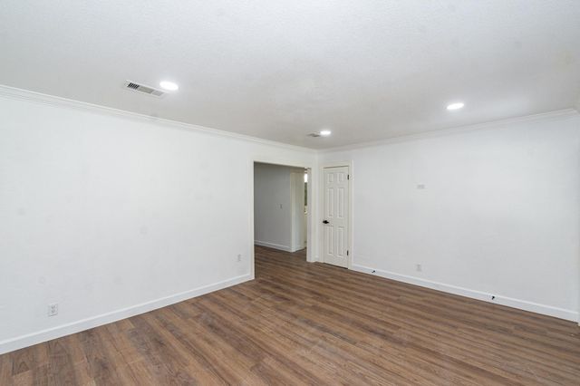 1323 S Beauregard Street, Alvin, TX 77511