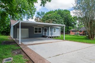 1323 S Beauregard Street, Alvin, TX 77511