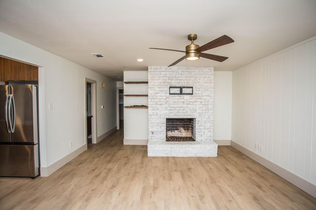 7903 Aberdeen Avenue, Lubbock, TX 79424