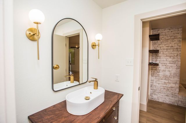 7903 Aberdeen Avenue, Lubbock, TX 79424