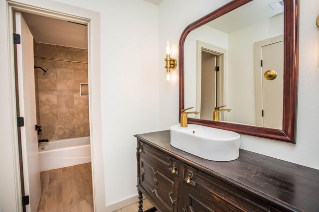 7903 Aberdeen Avenue, Lubbock, TX 79424