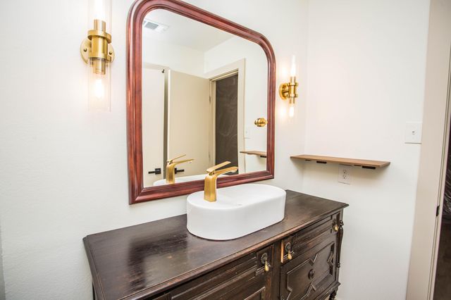 7903 Aberdeen Avenue, Lubbock, TX 79424