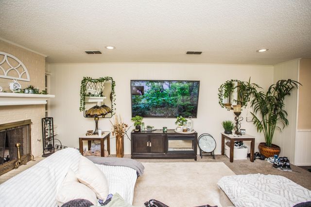 7903 Aberdeen Avenue, Lubbock, TX 79424