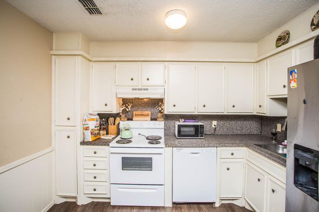 7903 Aberdeen Avenue, Lubbock, TX 79424