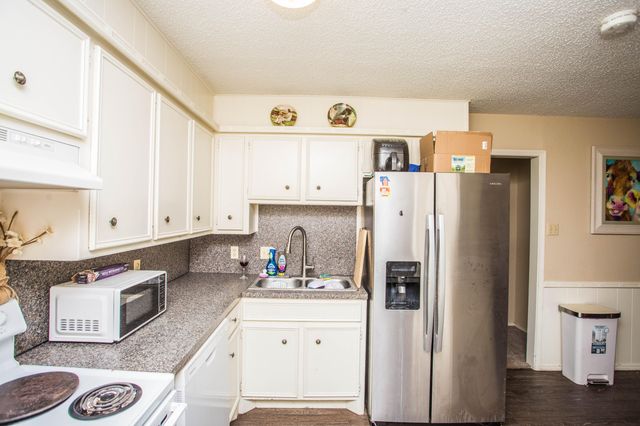 7903 Aberdeen Avenue, Lubbock, TX 79424