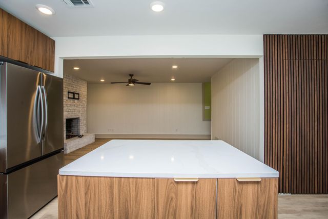 7903 Aberdeen Avenue, Lubbock, TX 79424