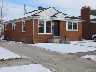 816 London Avenue, Lincoln Park, MI 48146