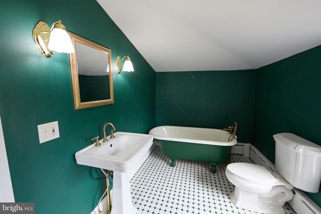 702 LENAPE RD, West Chester, PA 19382