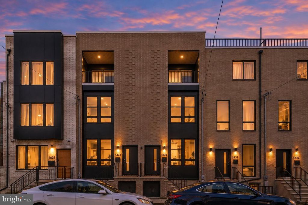 1433 S 8TH ST, PHILADELPHIA, PA 19147 — exterior