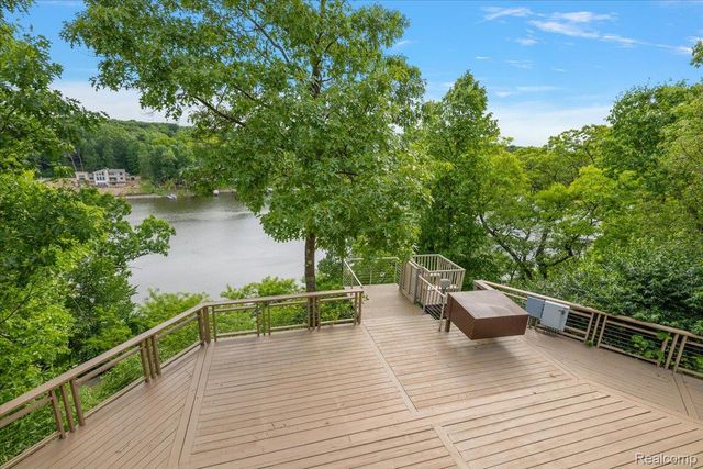 7291 Parkwood Drive, Tyrone Township, MI 48430