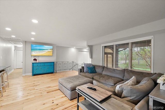 7291 Parkwood Drive, Tyrone Township, MI 48430