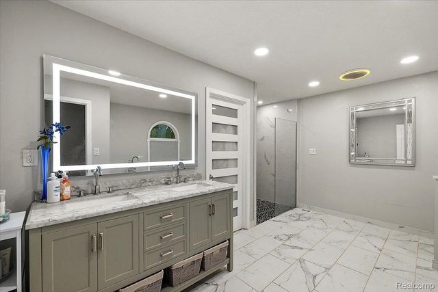 7291 Parkwood Drive, Tyrone Township, MI 48430