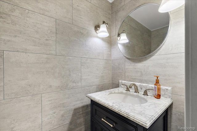 7291 Parkwood Drive, Tyrone Township, MI 48430