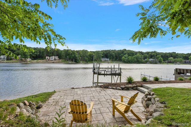 7291 Parkwood Drive, Tyrone Township, MI 48430