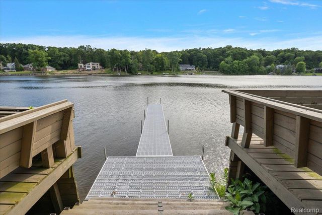 7291 Parkwood Drive, Tyrone Township, MI 48430