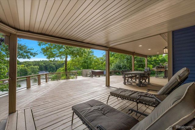 7291 Parkwood Drive, Tyrone Township, MI 48430