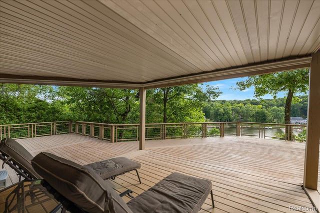 7291 Parkwood Drive, Tyrone Township, MI 48430