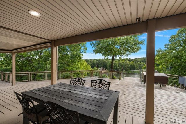 7291 Parkwood Drive, Tyrone Township, MI 48430