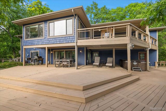 7291 Parkwood Drive, Tyrone Township, MI 48430