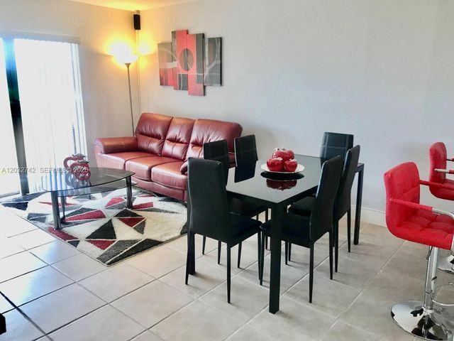 14951 SW 82nd Ln 17-405, Miami, FL 33193
