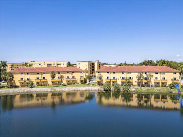 14951 SW 82nd Ln 17-405, Miami, FL 33193