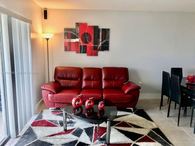 14951 SW 82nd Ln 17-405, Miami, FL 33193