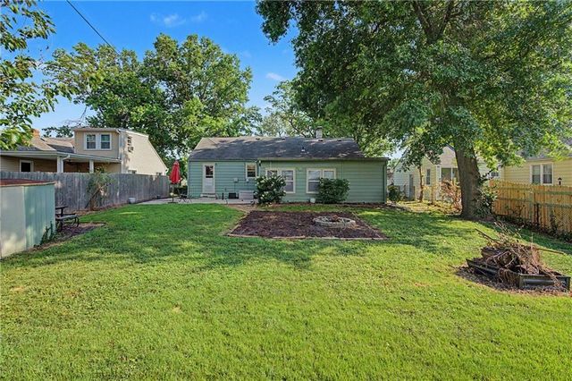 606 NE 43rd Terrace, Kansas City, MO 64116