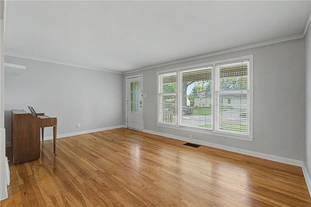 606 NE 43rd Terrace, Kansas City, MO 64116