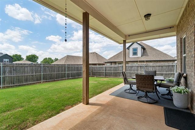 10005 Glover River Drive, Yukon, OK 73099