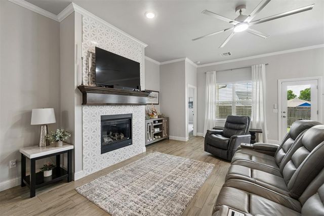 10005 Glover River Drive, Yukon, OK 73099
