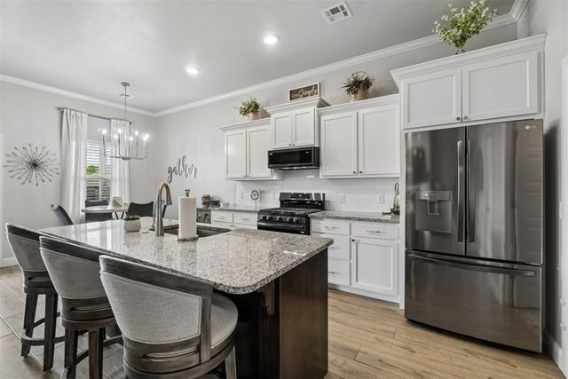 10005 Glover River Drive, Yukon, OK 73099