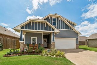 10005 Glover River Drive, Yukon, OK 73099